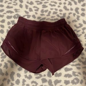 lululemon hotty hot shorts (low rise)